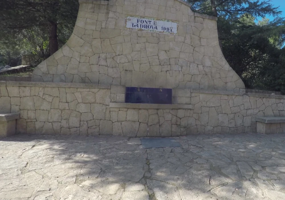 Font-De-Barx-El-Descanso-Del-Moje